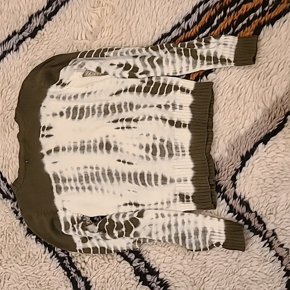 Forever 21 Seaweed Green Sweated - Picture 3 of 3